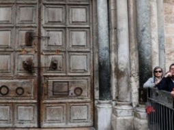 تحليل - أسباب وجدوى اغلاق كنيسة القيامة في القدس