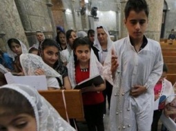 المسيحيون - 1% في فلسطين و 2% في اسرائيل - نسبتهم كانت 10% قبل 100 عام - بدر منصور