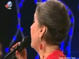 Ayşe Taş-Beklerim her gün bu sahillerde mahzun böyle ben