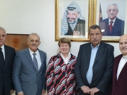 الرئاسية العليا لشؤون الكنائس في فلسطين تلتقي رئيس مجمع الكنائس الإنجيلية