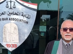 لن يُجدي نفعًا - المحامي، مارتن كورش تمرس لولو