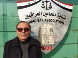 عِيدُ الْقِدِّيسِينَ - المحامي، مارتن كورش تمرس لولو