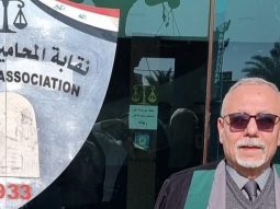 لُطْفًا، لَا تَكْذِبْ - المحامي، مارتن كورش تمرس لولو