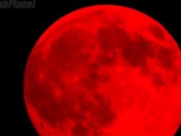 شاهد القمر الدموي