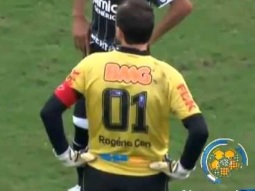 حارس مرمى برازيلي يسجل هدفه ال 100 Rogerio Ceni scores his 100th Goal