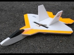 مراحل صناعة طائرة من الفذر F22 Part 2