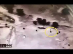 فيديو يوضح كذب الشرطة: اطلاق النار على الشهيد #يعقوب_ابو_القيعان قبل انحدار السيارة وقبل دهس الشرطي