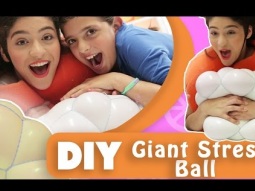 فوزي موزي وتوتي | DIY مع المندلينا | طابات الضغط الكبيرة | Giant Stress Balls