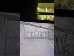 فيديو لحظة وفاة سيدة إسرائيلية من الناصرة العليا بالأمس سحقا في بوابة كهربائية عند مدخل متجر في مجدا