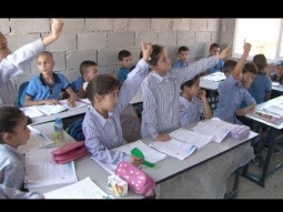 أطفال قرية جب الديب يتحدون الإحتلال