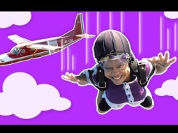 فوزي موزي وتوتي – التيتا فوزية تقفز من الطيارة – Teta Foziya skydiving