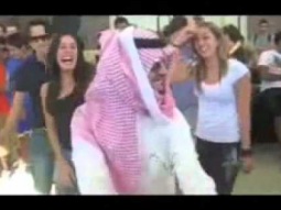 سعودي يرقص في امريكا ( والله زبطها )