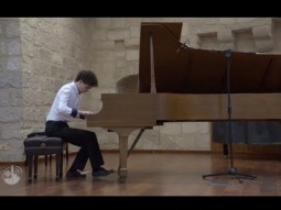 محمد الشيخ : عازف البيانو من رام الله