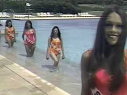 1972 MISS UNIVERSE: Swimwear