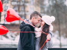 كتشف العلماء لماذا يقع الناس في الحب : sicknessing.com
