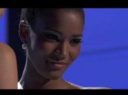 CROWNING MOMENT: Miss Universe 2011