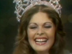 CROWNING MOMENT: Miss Universe 1976