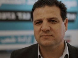 إقصاء أيمن عوده من الكنيست بداية لرحلة صيد طويلة - جواد بولس