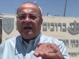 احمد الطيبي في محكمة سجن عوفر في جلسة تمديد اعتقال الصحفي ناصر اللحام