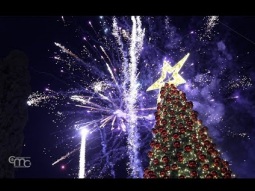 نور وفرح في الناصرة: الآلاف يحتفلون بإضاءة شجرة الميلاد