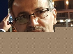 الغريب   بقلم سمير الخطيب