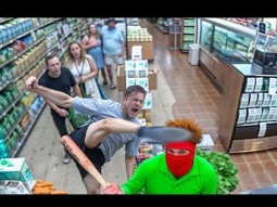 لحظة سقوط أغبى اللصوص… كاميرات الشوارع فضحتهم