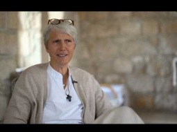 إكليل الشوك لملك حمل لعنة العالم