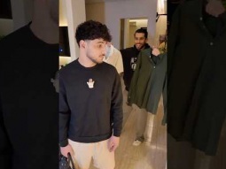 بيسافر وما عنده ملابس يكشخ فيها 