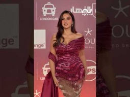 ⁨ ⁨ ⁨ ⁨ كريم فهمي، الهام شاهين، درة وغيرهم من النجوم على السجادة الحمراء لحفل افتتاح مهرجان الجونة