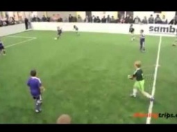 طفل يسجل هدفاً بمهارة بيرغكامب الخرافية
