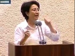 مشادة كلاميّة بين نواّب التجمع والحكومة بعد اسقاط قانون  ثمثيل النساء