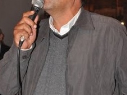 يوسف عياد خلال اجتماع افتتاح حملة علي سلام