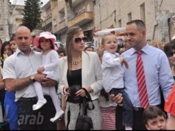 الناصرة: المئات يحتفلون بعيد أحد الشعانين في كنيسة البشارة للروم الأرثوذكس